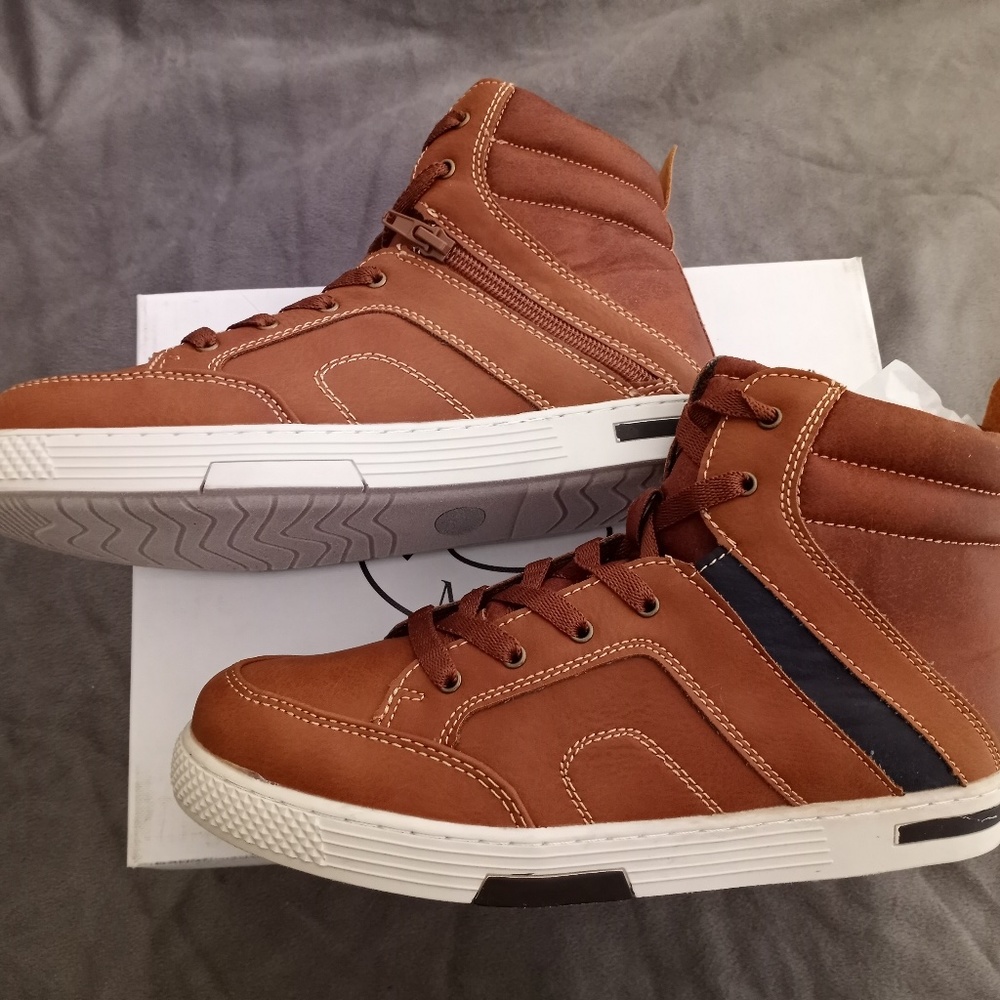 NIB Steve Madden BCooler Kids Sneakers COGNAC Youth 5